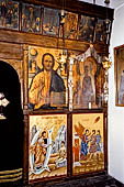L'iconostasi di una piccola chiesa di Agios Nikolaos